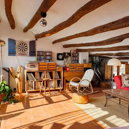 Apartment Les Voltes I - 2bd Hidden Gem In Hilltop Wine Village